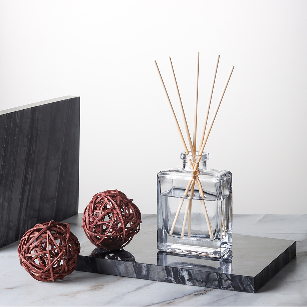 Flacon d'aromathérapie carré e - Home Fragrance Japan avis et prix